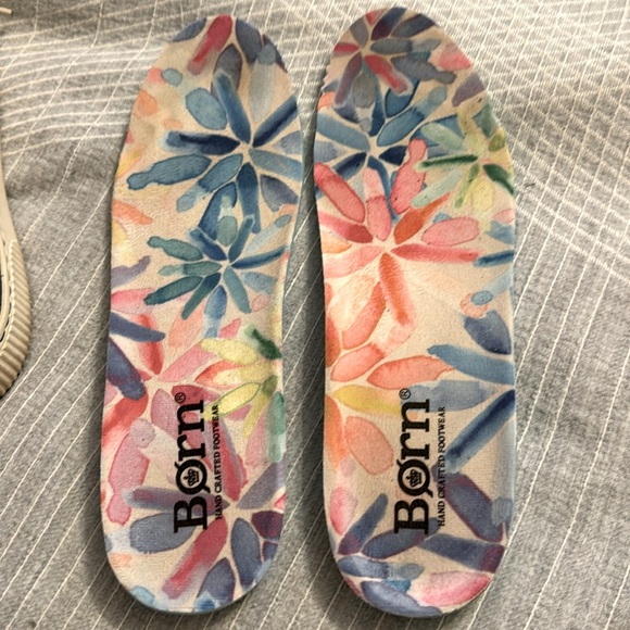 Born Women's Tamara Casual Sneaker size 9M - Picture 8 of 8